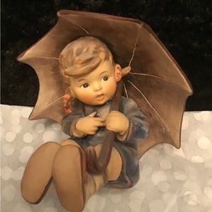 Large Hummel umbrella girl